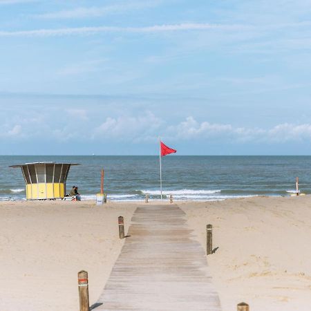 Apartment Railway To The Beach By Interhome Blankenberge Exteriör bild